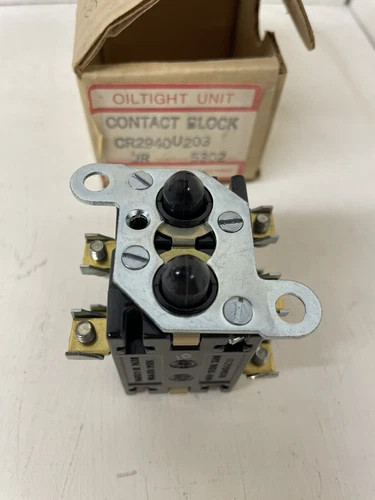 General Electric Heavy Duty Oiltight Contact Block CR2940U203 — primary product image