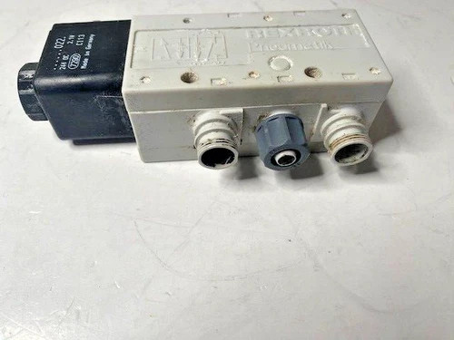 Bosch Rexroth PW 67697-5 Solenoid Valve 4-Way 2-Position 24VDC Pneumatic Spring Return — product image 4 of 5